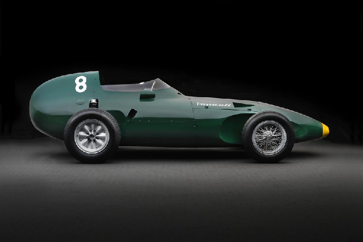 Ngoài việc chiếc thắng giải Formula One Constructors Championship Trophy đầu tiên, siêu xe đua Vanwall cũng là chiếc xe do Anh Quốc chế tạo đầu tiên đã chiến thắng British Grand Prix với một tay đua người Anh trong năm 1957, với huyền thoại Ngài Stirling Moss và Tony Brooks cầm lái. Thậm chí, Vanwall còn là cái tên đầu tiên trong số hai đội đua Công thức 1 từng đạt điểm tối đa trong một mùa giải.