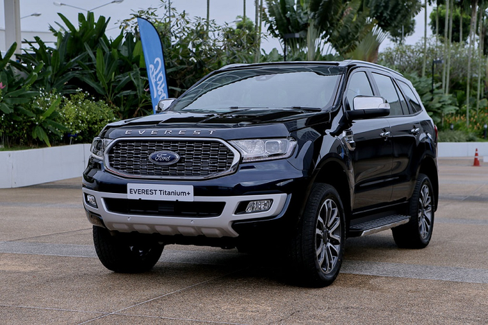Cùng với Ranger 2021, Ford Everest 2021 mới là mẫu xe vừa được thương hiệu Mỹ cho ra mắt tại Thái Lan. Là phiên bản facelift, Everest 2021 chỉ được thay đổi đôi chút ở ngoại hình.