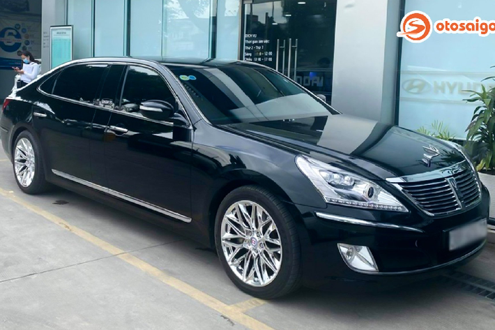 Khác với xe Nhật, Mỹ hay châu Âu, xe sang của Hàn ít được ưa chuộng tại Việt Nam. Xe sang của Hàn được đưa về nước theo nhiều diện khác nhau như nhập tư, nhập chính hãng (Genesis), xe phục vụ cho ngoại giao, nhưng trên thực tế xe sang của Hàn rất kén người chơi. Dẫu vậy, ở Việt Nam vẫn có nhiều mẫu xe Hàn độc đáo “hiếm có khó tìm” đơn cử là chiếc Hyundai Equus Limousine đời 2010 này.