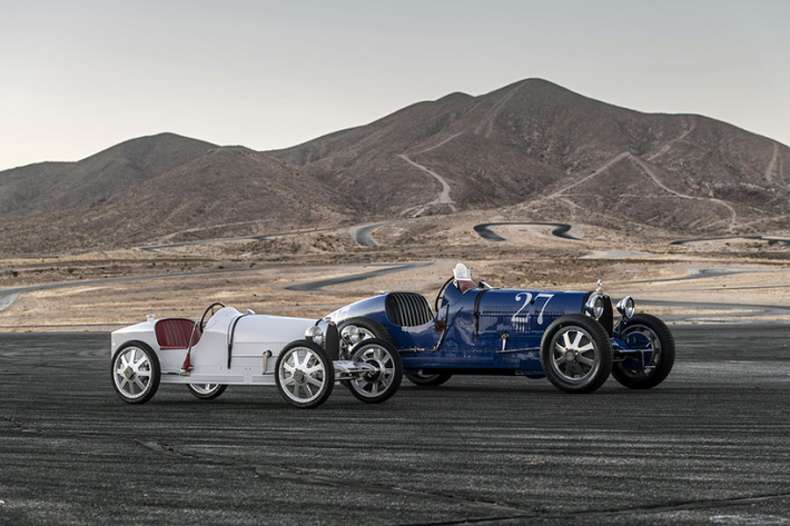 Giá xe Bugatti Baby II bản tiêu chuẩn từ 46.600 USD sở hữu màu sơn ngoại thất xanh French Racing Blue và nội thất bọc da. Hai bản cao hơn là Vitesse và Pur Sang lần lượt có giá từ 53.000 USD và 71.400 USD.