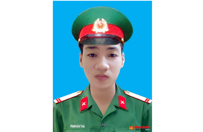 Trung sĩ, liệt sĩ Phạm Văn Thái (SN 1999), Chiến sĩ, Phòng Tham mưu - Kế hoạch. Quê quán: Hải Thành, Đồng Hới, Quảng Bình. Huân chương Bảo vệ Tổ quốc hạng Ba; Huy hiệu “Tuổi trẻ Dũng cảm”. Lễ an táng tổ chức vào ngày 23/10 tại Nghĩa trang xã Bảo Ninh, thành phố Đồng Hới, tỉnh Quảng Bình.