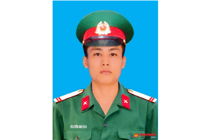 Trung sĩ, liệt sĩ Nguyễn Anh Duy (SN 2000), Chiến sĩ, Phòng Tham mưu - Kế hoạch. Quê quán: Hưng Tây, Hưng Nguyên, Nghệ An. Huân chương Bảo vệ Tổ quốc hạng Ba; Huy hiệu “Tuổi trẻ Dũng cảm”. Lễ an táng tổ chức vào hồi 13 giờ, ngày 23/10 tại Nghĩa trang dòng họ, xã Hưng Tây, huyện Hưng Nguyên, tỉnh Nghệ An.