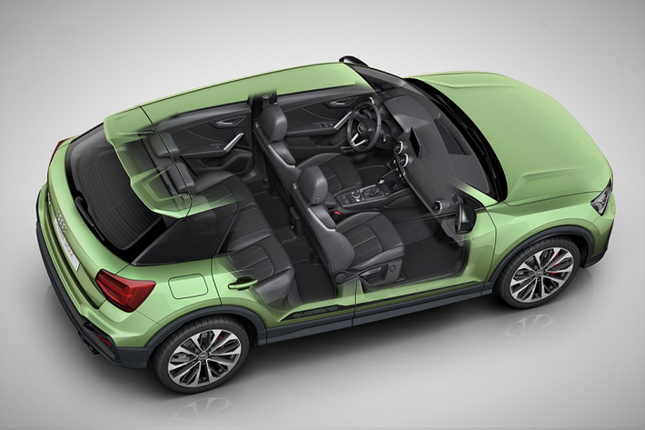 Cabin của Audi SQ2 2021 được thiết kế theo phong cách hiện đại và có nhiều trang bị tiện nghi cao cấp. Danh sách trang bị đáng chú ý có ghế ngồi thể thao, vô-lăng 3 chấu, đồng hồ tốc độ kỹ thuật số, hệ thống loa Bang & Olufsen, hệ thống thông tin giải trí MMI tích hợp dẫn đường, bộ phát Wifi...