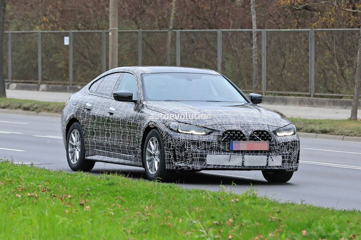Mới đây, những hình ảnh chạy thử của mẫu xe BMW 4-Series Gran Coupe 2022 tại Đức đã bất ngờ được cánh săn ảnh quốc tế tóm gọn.