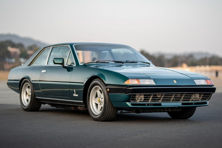 Khi nghĩ tới những mẫu xe Ferrari tiêu biểu nhất được chế tạo trong thập niên 1980, mọi người thường liền nghĩ tới F40, Testarossa, và 288 GTO. Hầu hết sẽ không ai nghĩ tới mẫu xe bị lãng quên từ lâu, siêu xe Ferrari 400i.
