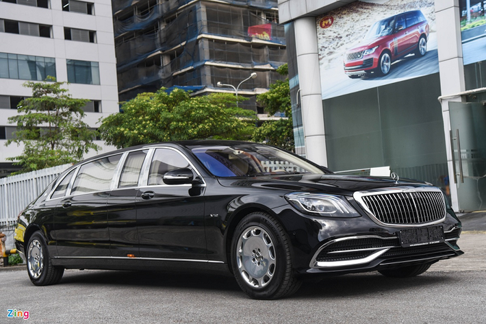 Mercedes-Maybach S650 Pullman 2020 được xem như một trong những mẫu xe sang trọng và đắt tiền nhất tới từ Mercedes-Benz. Đây cũng là biến thể cao cấp nhất của S-Class - dòng sedan đầu bảng đến từ thương hiệu ngôi sao ba cánh.