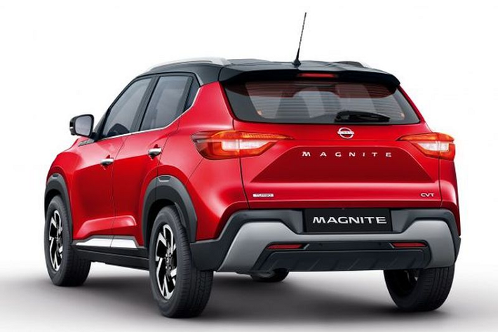 Là một trong những mẫu SUV cỡ B nhẹ nhất tại Ấn Độ hiện nay, Magnite chỉ nặng từ 939 - 1.039 kg tùy từng phiên bản, xe có mức tiêu thụ nhiên liệu ấn tượng chỉ từ 5 lít/100 km khi xe sử dụng động cơ xăng tăng áp 1.0L 3 xi-lanh (100 mã lực, 160Nm) kết hợp hộp số sàn 5 cấp. Trong cấu hình dùng số CVT (100 mã lực, 152Nm), xe có mức tiêu thụ 5,6 lít/100 km.