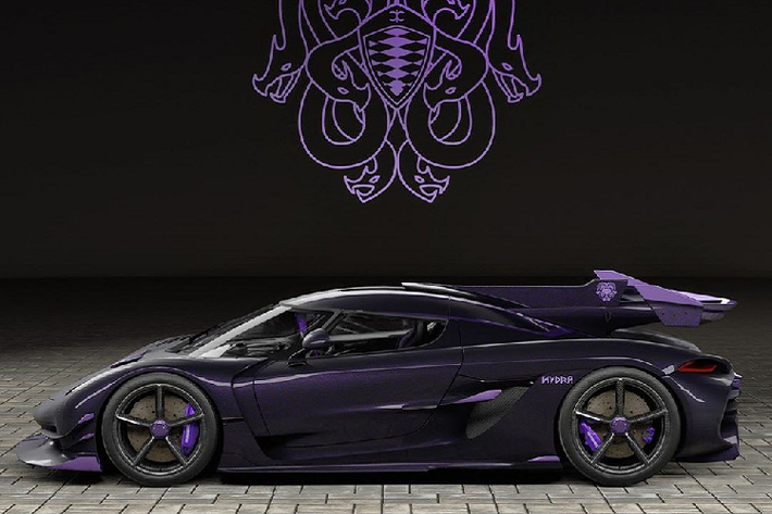 Siêu xe Koenigsegg Jesko 2022 hoàn toàn mới đã lần đầu tiên trình làng vào hồi tháng 3 đầu năm nay. Chỉ sau 2 tuần ra mắt, toàn bộ 125 chiếc siêu xe này đã chính thức "cháy hàng". Một trong số những siêu xe Koenigsegg Jesko đã có chủ là chiếc Hydra độc nhất vô nhị, ra đời theo đơn đặt hàng của một vị doanh nhân trẻ có tên Dylan Jacob. Năm nay 26 tuổi, Jacob là một doanh nhân trẻ kiêm nhà thiết kế sản phẩm người Mỹ.