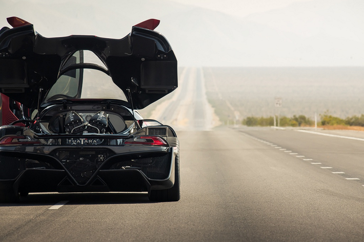 Nevada DOT đã phong tỏa một quãng đường dài hơn 11 km để SSC North America lập kỷ lục. Chiếc Tuatara đã có dư không gian để đạt tốc độ cần thiết, nhưng vào ngày diễn ra sự kiện, thời tiết đã không ủng hộ với gió tạt đáng lo ngại. Trong lần chạy đầu tiên, Webb chỉ đạt tốc độ 461,88 km/h.