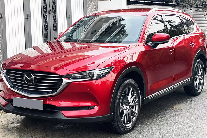 Những chiếc xe cũ chạy “lướt” với mức ODO thấp, được rao bán lại là một trong những lựa chọn giúp người mua tiết kiệm kha khá chi phí lăn bánh. Đơn cử như chiếc Mazda CX-8 đời 2020 phiên bản 2.5L Premium AWD đang được chào bán với giá 1,19 tỷ đồng, rẻ hơn khá nhiều so với lựa chọn “đập hộp” xe mới.