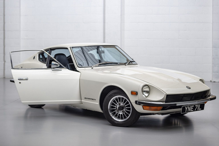 Đối với Datsun 240Z đời 1972 nguyên bản, những chiếc xe này được sản xuất với trang bị động cơ 6 xy-lanh thẳng hàng có dung tích 2.4 lít, động cơ này có khả năng sản sinh công suất khoảng 151 mã lực, mô-men xoắn 198 Nm kết hợp cùng hộp số sàn 5 cấp.