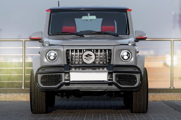 Trong số đó, Fast Car Service Centre (FCSC), công ty chuyên nâng cấp xe ở Dubai đã thiết kế một gói phụ kiện để biến Suzuki Jimny nhái Mercedes G-Class phiên bản G 500 4x4 Squared.