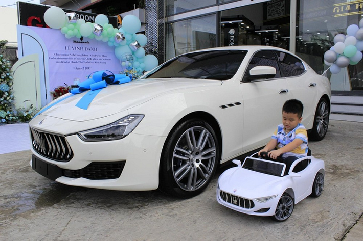 Vào giữa tháng 8/2020, Maserati Việt Nam đã mang về nước chiếc sedan hạng sang tầm trung Maserati Ghibli thế hệ mới thuộc phiên bản giới hạn Scatenato chỉ có 100 xe được sản xuất trên thế giới đã thu hút sự quan tâm của những người yêu dòng xe sang đến từ Ý này.
