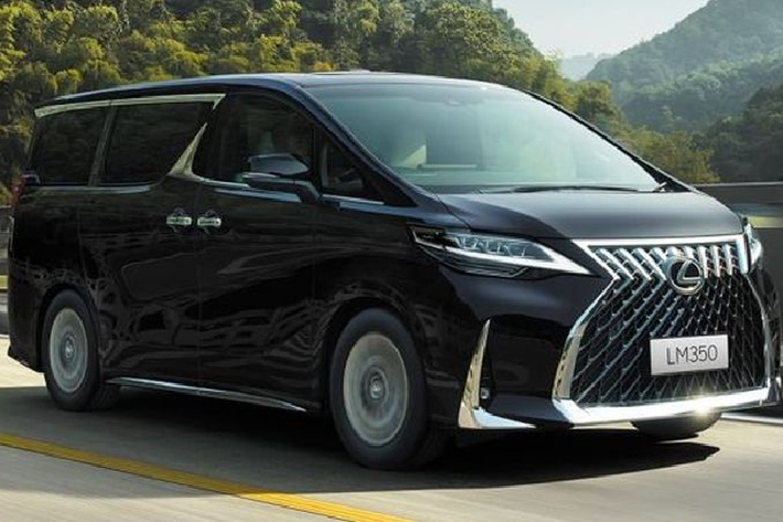 Chưa rõ chính xác thời gian Lexus LM 350 2021 mới được giới thiệu tại Malaysia, chỉ biết rằng đợt giao xe đầu tiên sẽ diễn ra vào khoảng quý II năm 2021. Thông tin này khiến giới nhà giàu Việt "đứng ngồi không yên", cách đây một tháng, Việt Nam đã đón một chiếc Lexus LM 300h có giá tới 11 tỷ đồng, hy vọng Lexus LM 350 khi về Việt Nam (nếu có) thì sẽ có giá không cao hơn quá nhiều so thị trường trong khu vực.