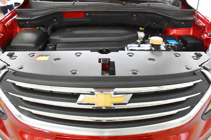 Vì dành cho những thị trường mới nổi nên mẫu SUV cỡ B này có giá rất hợp túi tiền. Theo đó, giá xe Chevrolet Groove 2020 tại thị trường Chile khởi điểm từ 9,69 triệu Peso (283 triệu đồng) với bản LT và 10,69 triệu CLP (312 triệu đồng) với bản Premier.