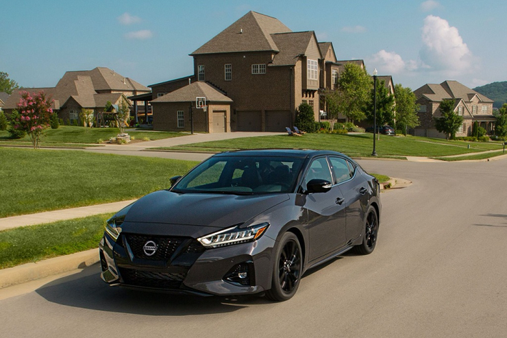 Hãng xe Nhật Bản vừa công bố mức giá chính thức của Nissan Maxima 2021 mới tại thị trường Mỹ. Ở đời này, Nissan điều chỉnh lại dòng xe với việc có thêm phiên bản kỷ niệm 40 năm - 40th Anniversary Edition.
