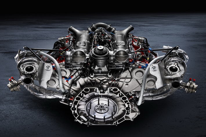 Ferrari 488 GT Modificata được trang bị động cơ tăng áp kép V8, công suất khoảng 700 mã lực. So với biến thể GT3 và GTE, mẫu xe này mạnh hơn khá nhiều nhờ có tỉ số truyền mới và dùng bộ ly hợp làm từ sợi carbon