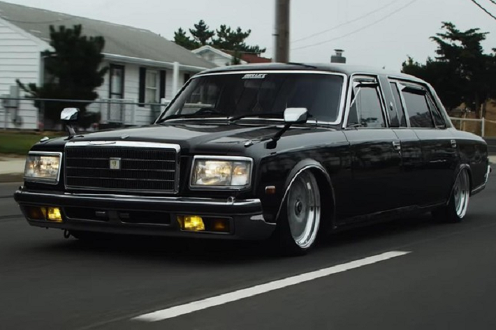 Trong mắt nhiều người, mẫu xe sang Toyota Century là một trong những mẫu sedan thú vị nhất trên thế giới. Nó đã ra đời kể từ thập niên 1960 thế nhưng chỉ có những người mê xe cuồng nhiệt mới biết đến sự tồn tại của nó.