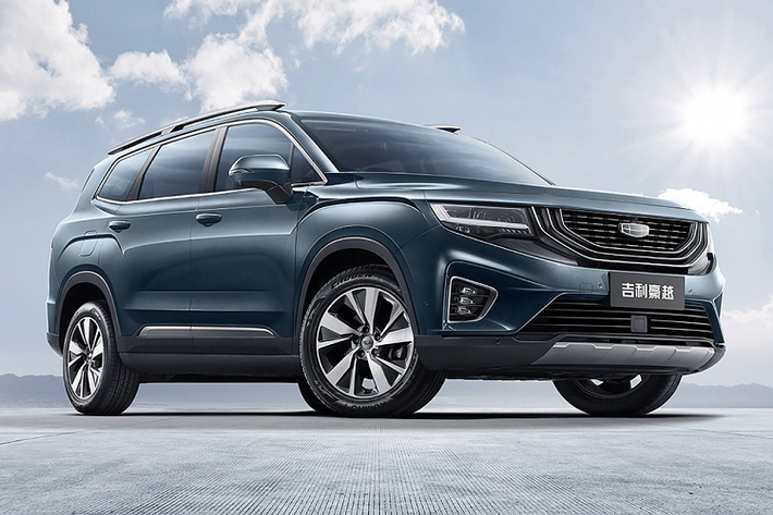 Trước Okavango, đã có 2 mẫu xe Geely khác được phân phối chính hãng tại thị trường Philippines, đó là Coolray và Azkarra. Thuộc phân khúc SUV 7 chỗ, Geely Okavango được đặt tên theo vùng châu thổ rộng lớn trong đất liền của Cộng hòa Bostwana. Vùng châu thổ Okavango được coi là 1 trong 7 kỳ quan thiên nhiên của châu Phi và di sản thế giới thứ 1.000.