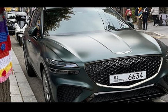 Sở hữu thiết kế thể thao, phong cách và nhiều trang bị tiện nghi đáng khen, Genesis GV70 2022 mới tự tin thách thức nhiều đối thủ lâu đời trong phân khúc xe sang cỡ nhỏ như BMW X3 và Audi Q5.