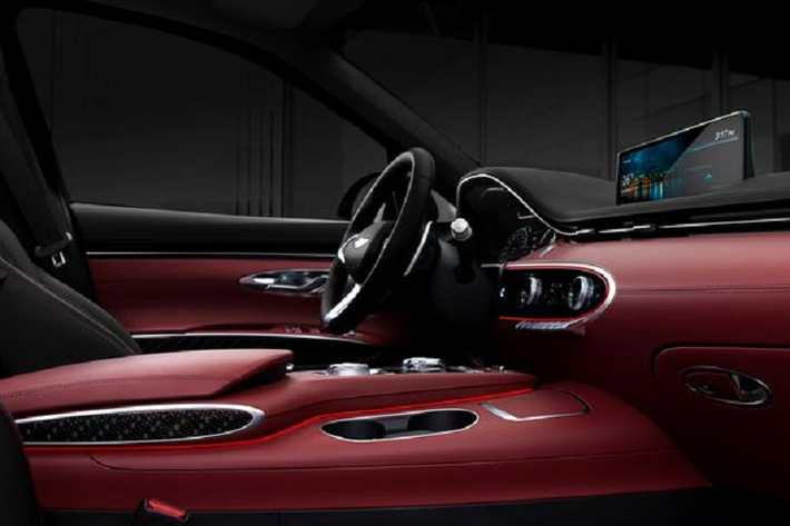 Bên cạnh đó, Genesis GV70 còn được đánh giá là đẹp hơn GV80 một chút, nhờ có hình dạng trụ C ấn tượng và ống xả thẳng đứng độc đáo.