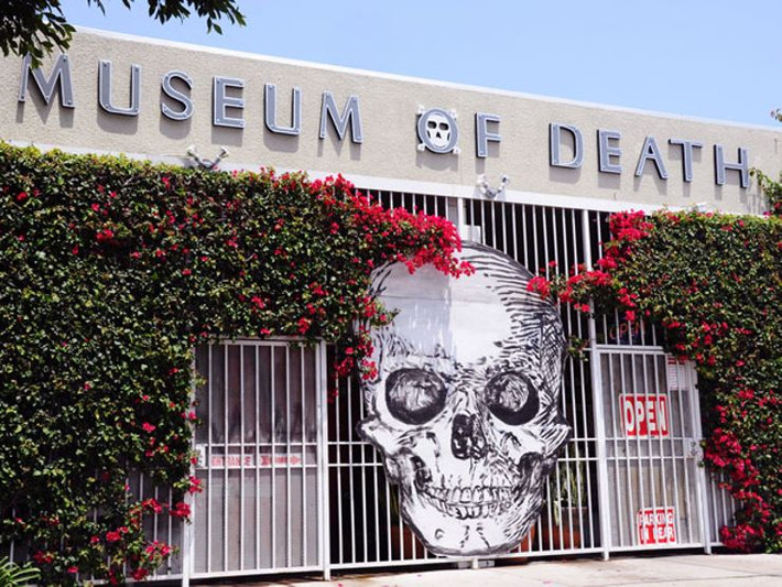 Bảo tàng chết chóc (Museum of Death) được xây dựng vào năm 1995 tại San Diego, Mỹ bởi hai nghệ nhân J. D. Healy và Catherine Shultz. (Ảnh Amaury Laporte / Flickr)