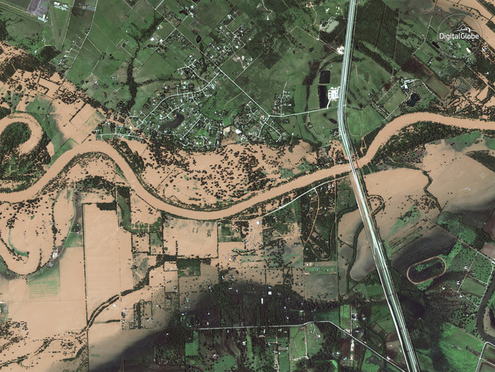 Sử dụng Chương trình Dữ liệu Mở của mình, vệ tinh DigitalGlobe đã hỗ trợ các nỗ lực cứu hộ và phục hồi sau cơn bão dữ dội vào năm 2017. Brookshire, Texas, đã bị ngập lụt nghiêm trọng sau cơn bão Harvey. Nguồn ảnh: Space.
