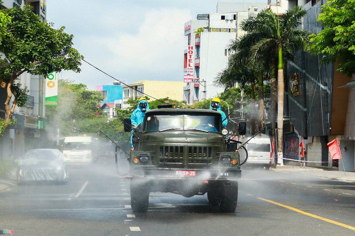 Tiểu đoàn Phòng hóa 78 và Đội Y học dự phòng ( Bộ Tư lệnh Quân khu 5) được điều động đến hiện trường tiến hành phun hóa chất khử khuẩn đường Đống Đa.