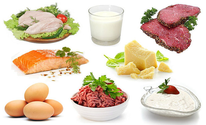 Vào thời tiết này, về nguyên tắc dinh dưỡng hợp lý, các chuyên gia khuyên bạn nên ăn đủ chất, nhưng hạn chế chất béo (vì cung cấp nhiều năng lượng không cần thiết và dễ gây béo phì), tăng cường hoa quả và uống nhiều nước. Cụ thể bạn cần cung cấp đủ 4 nhóm chất dinh dưỡng sau: