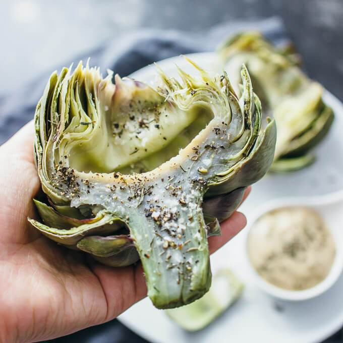 Cây atiso chứa nhiều chất dinh dưỡng và là một trong những nguồn chất xơ tốt nhất thế giới (8,6%). Ảnh: savorytooth.