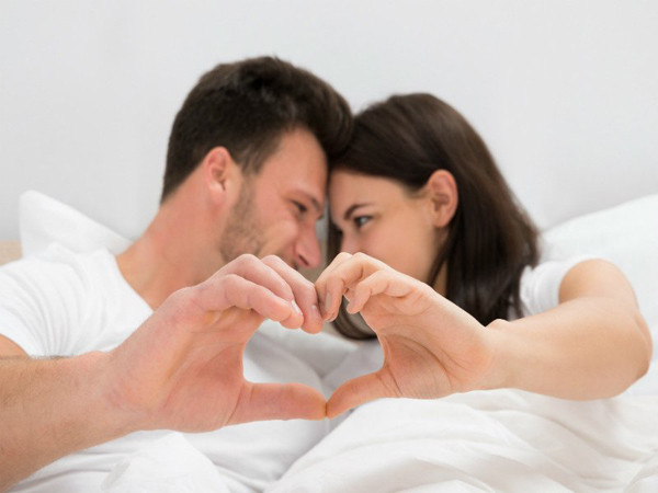 Quan hệ tình dục buổi sáng còn giúp máu trong cơ thể tuần hoàn tốt hơn, nồng độ estrogen tăng. Điều này rất tốt cho da, nuôi dưỡng mái tóc khỏe mạnh.