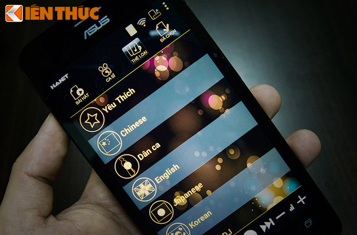 Có cả mục yêu thích để lưu lại các bài hát.