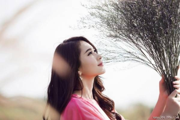 Tháng 4 âm lịch (Tháng Tỵ): Phụ nữ sinh vào tháng 4 âm lịch là người có tính cách độc lập, kiên cường, dám nói dám làm, không lùi bước trước khó khăn chính vì thế sự nghiệp luôn thuận lợi, suôn sẻ. Ảnh: xaluan.com.