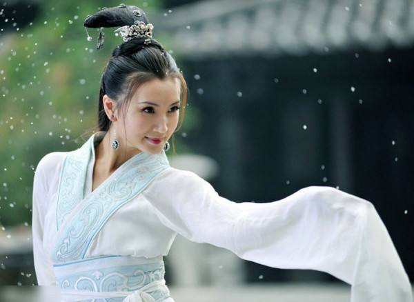 Điêu Thuyền là một trong những tứ đại mỹ nhân Trung Quốc cổ đại, nhưng lại không được ghi chép trong chính sử. Nếu Điêu Thuyền không có thật, đương nhiên cũng sẽ không có lưu hoàn kế của Tư Đồ Vương Doãn. Vậy đâu là lý do Lã Bố giết chết Đổng Trác? Tạo hình của nhân vật Điêu Thuyền trên phim, nguồn: baidu.com.