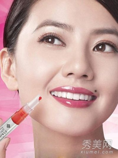 Nốt ruồi ở phía bên trái môi: Phụ nữ có nốt ruồi ở vị trí này là người cởi mở, rất thích giúp đỡ người khác, đồng thời rất giỏi giao tiếp, nên có rất nhiều mối quan hệ tốt. Ảnh: ixiumei.com.