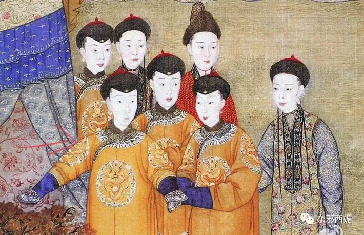 Từ năm Càn Long hai mươi mốt đến năm Càn Long thứ ba mươi mốt, Lệnh Phi trong vòng mười năm đã sinh được sáu người con cả trai lẫn gái. Khi Na Lạp Hoàng hậu thất sủng, còn được phong thành Hoàng quý phi, quản lý đông cung lục viện. Ảnh: image.baidu.com.