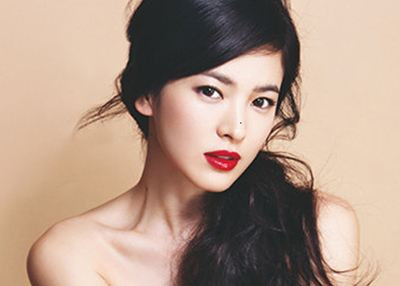 Theo tướng số, nốt ruồi được gọi là nốt ruồi phúc khí thường xuất hiện ở những vị trí đặc biệt. Ai sở hữu những nốt ruồi này thường có vận thế suôn sẻ, may mắn hơn người. Ảnh: hao123.com.