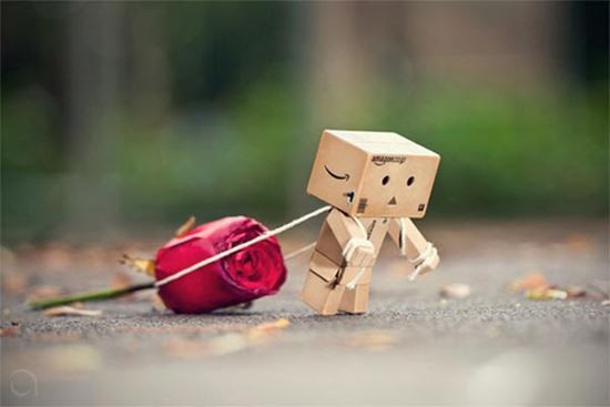 Cho dù có yêu thật lòng hay không, con giáp này cũng có thể thốt ra lời yêu, nhưng thái độ cùng hành động lạnh nhạt của họ với nửa kia đã có thể thể hiện rõ tình cảm của họ. Chính vì vậy khi yêu người tuổi Tỵ hãy xem hành động của họ chứ đừng tin vào lời nói. Ảnh: dongten.net.