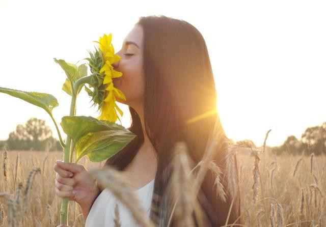 Tháng 1, tháng 2: Tháng 1,2 là tháng giao mùa giữa mùa xuân và mùa đông nên những người sinh vào tháng sinh này thường là người lạc quan, vui vẻ. Ảnh: sohu.com.