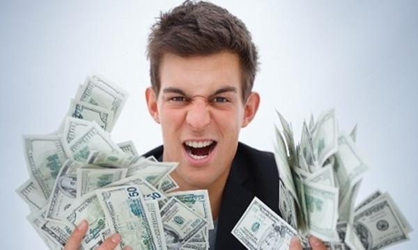 Tuổi Dần: Người tuổi Dần luôn luôn tự tin, và cũng rất biết nắm bắt cơ hội. Bắt đầu từ giữa tháng 6/2017, người tuổi Dần do được Bồ Tát phù hộ nên mọi việc trong cuộc sống đều hết sức suôn sẻ, họ liên tiếp nhận được những tin vui bất ngờ trong công việc lẫn tình cảm. Ngoài ra, tài phúc của người tuổi Dần cũng vô cùng dồi dào, tiền bạc luôn tràn ngập két. Ảnh: 2sao.net. (Bài viết chỉ mang tính tham khảo, cung cấp nội dung trắc nghiệm vui cho bạn đọc).