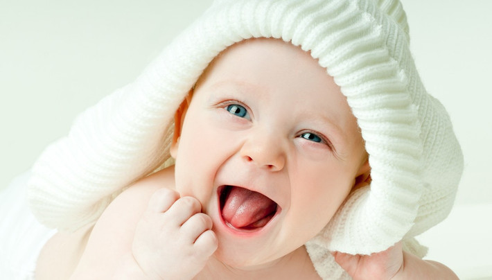 Tuổi Thân: Người tuổi Thân luôn lạc quan chính vì thế không khí gia đình của con giáp này luôn vui tươi, hạnh phúc. Điều này rất có lợi cho sự phát triển về thể chất, tinh thần đặc biệt là trí tuệ của trẻ. Ảnh: tapchianhdep.com.