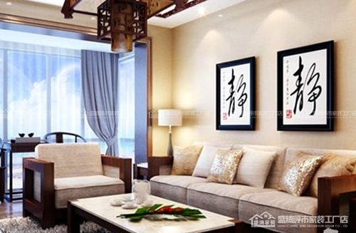 Nếu đằng sau sofa có điểm tựa, bạn sẽ được quý nhân phù trợ trong sự nghiệp, hơn nữa quý nhân lại là người rất đáng tin cậy, sự nghiệp của bạn sẽ phát triển bền vững. Bệnh cạnh sofa cũng nên đặt những cây xanh có lá to để giúp sự nghiệp thăng tiến. Ảnh: 0471shengteng.com.