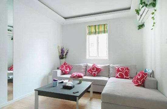 Cần chú ý dù đằng sau sofa là tường, nhưng lại không được có cửa sổ hoặc gương nếu không sự nghiệp sẽ không ổn định. Ảnh: pchouse.com.