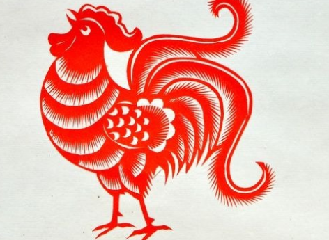 Tuổi Dậu: Hại Thái Tuế. Năm Tuất là năm “vui buồn lẫn lộn” của người tuổi Dậu, nhưng chuyện may mắn sẽ nhiều hơn chuyện xui xẻo, chỉ cần người tuổi Dậu biết điều chỉnh tâm trạng thì mọi việc sẽ tương đối thuận lợi. Những người tuổi Dậu sinh vào mùa thu trong năm Tuất vận thế không ổn định nhất so với những người sinh vào mùa khác. (Bài viết chỉ mang tính tham khảo, cung cấp nội dung trắc nghiệm vui cho bạn đọc).