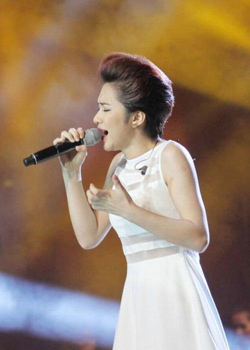 Ngoài ra, Hòa Minzy còn khuyên các thí sinh sẽ chính thức là học viên của chương trình hãy cứ là chính mình thay vì thể hiện một con người khác khi sống tại học viện. Bên cạnh đó, việc học tập tại học viện cũng giúp các thí sinh hoàn thiện bản thân hơn về tính cách.