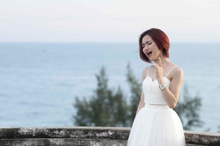 Ngay sau khi trở thành Quán quân Học viện Ngôi sao mùa đầu tiên, giọng ca gốc Bắc Ninh đã nhanh chóng ra mắt MV cho ca khúc “Thư chưa gửi anh”. Tiếp đó, Hòa Minzy tung ra ca khúc “Gửi” do nhạc sĩ Nguyễn Duy Anh sáng tác. Cả hai sản phẩm âm nhạc này đều nhận được những phản hồi tốt từ khán giả.