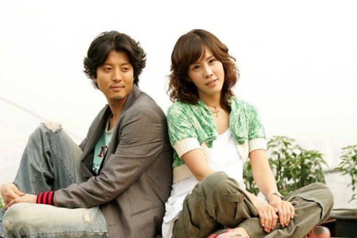 Vào vai chàng trai đơn phương yêu cô sinh viên nghèo Tae Young, Lee Dong Gun cũng để lại ấn tượng sâu đậm không kém so với hai diễn viên chính. Ngoài đóng phim, Lee Dong Gun còn ca hát.