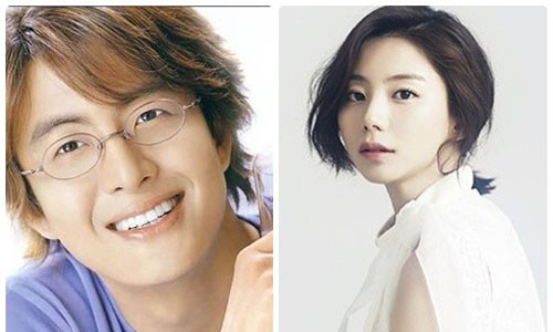 Vốn là người kín tiếng trong chuyện tình cảm, Bae Yong Joon chỉ chính thức công khai hai mối quan hệ trước khi thông báo anh sẽ làm đám cưới với bạn gái hiện tại Park Soo Jin vào mùa thu này.