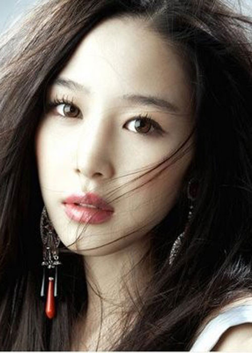 Tuy nhiên vào mùa hè năm 2004, họ tuyên bố chấm dứt quan hệ tình cảm. Lee Sa Gang sang Anh để học làm phim và hiện là giám đốc của một công ty quay quảng cáo, MV có tiếng ở Hàn Quốc.