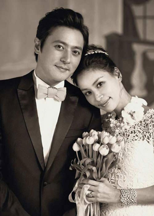 Sau 3 năm tìm hiểu, vào tháng 5/2010, cặp đôi quyết định cùng nhau xây dựng tổ ấm với một đám cưới xa hoa và đình đám nhất làng giải trí vào lúc đó.